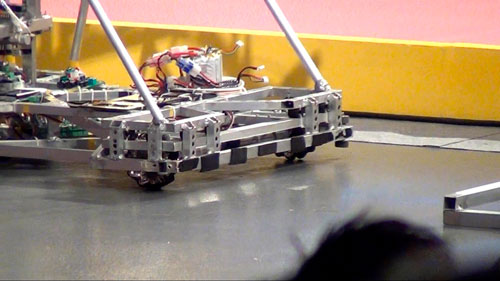 Robocon2012總決賽電子科技大學手動車（QMA-10）.jpg