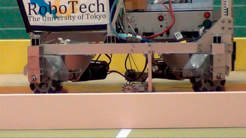 Robocon2012總決賽東京大學手動車（QL-13）.jpg